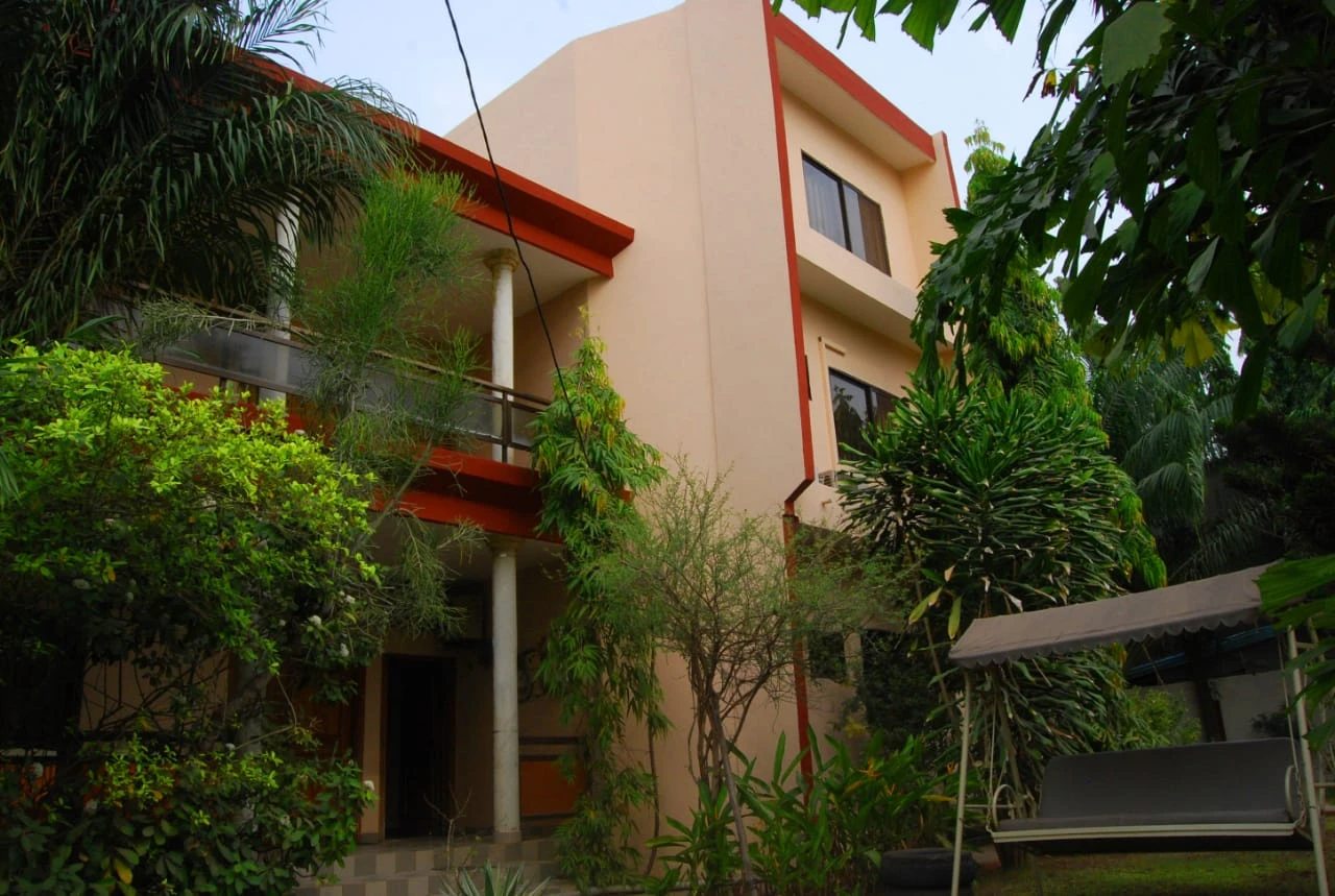 Villa moderne à vendre derrière l'hôpital de Mennontin à Cotonou