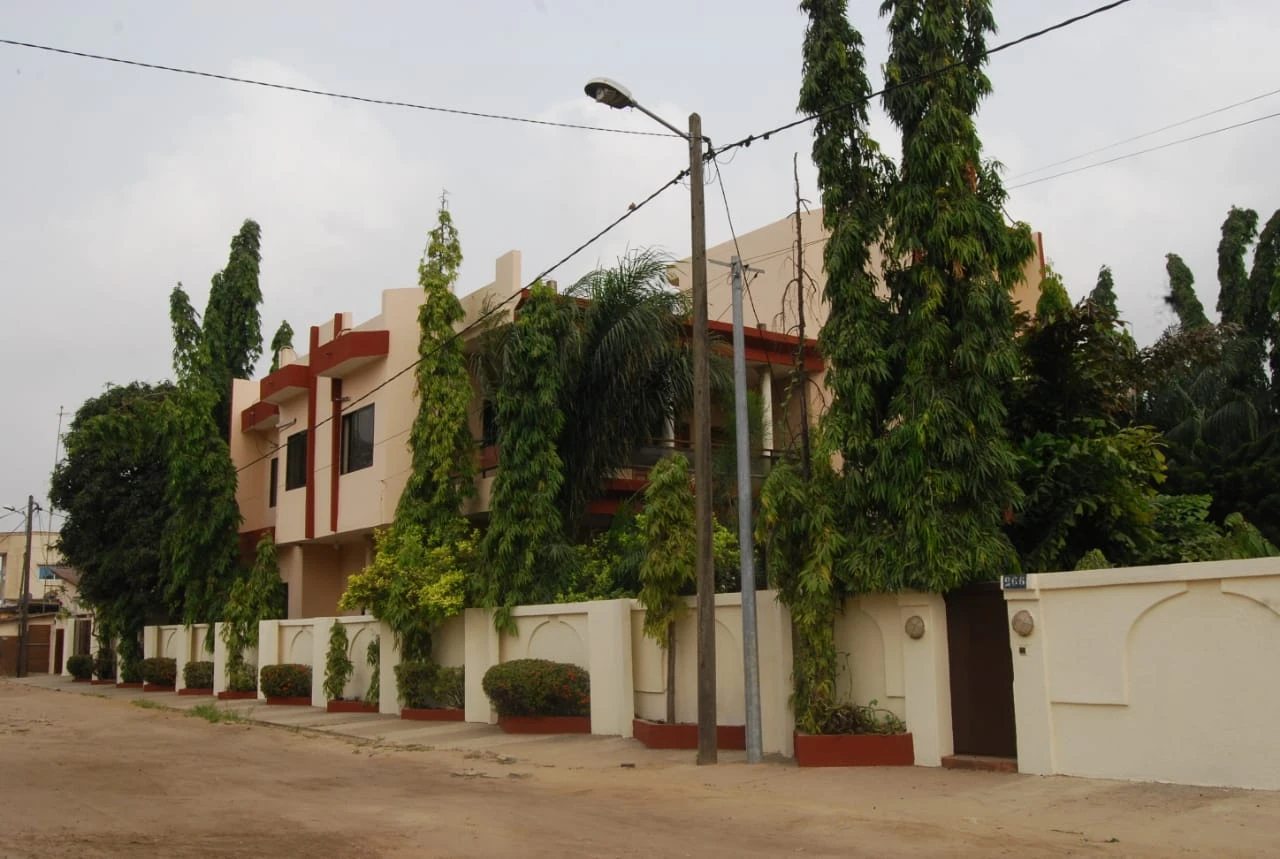 Villa moderne à vendre derrière l'hôpital de Mennontin à Cotonou